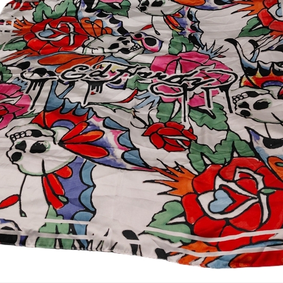 NWT Ed Hardy Skull Rose Tattoo Print Large Scarf Wrap Shawl 43x42 Y2K Streetwear - Picture 3 of 9